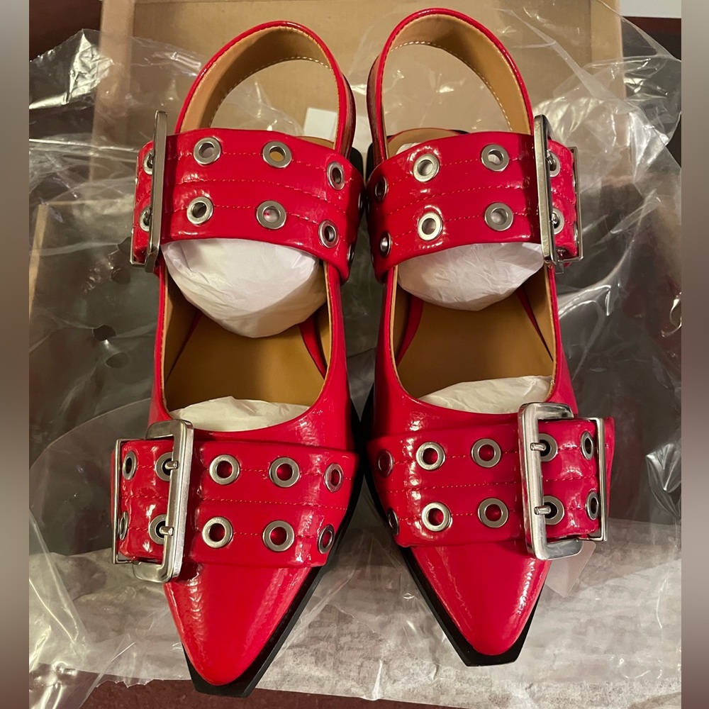 Steve Madden red dress shoes. Brand new. 5.5